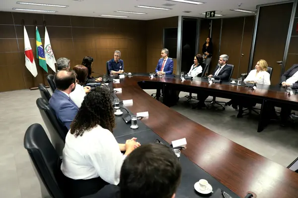 Governo de Minas assina acordo que melhora e facilita os processos de regularização fundiária no estado