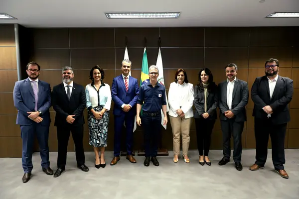 Governo de Minas assina acordo que melhora e facilita os processos de regularização fundiária no estado