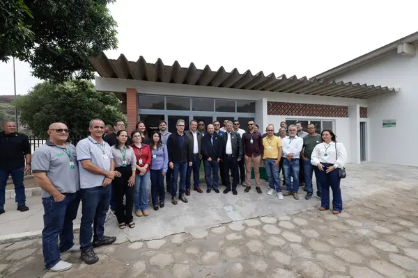Inauguração da nova sede do escritório seccional do Instituto Mineiro de Agropecuária (IMA) em Pedra Azul, em imóvel cedido pelo Departamento de Estradas de Rodagem (DER-MG)