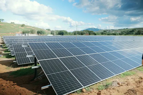 Alcançando 12 gigawatts, Minas Gerais mantém liderança nacional na geração de energia solar 