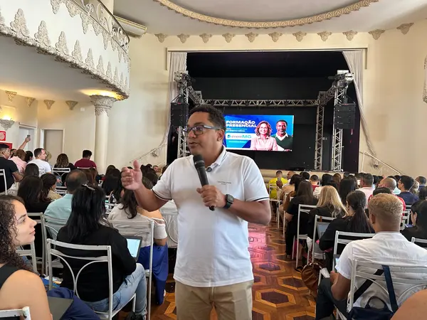 Formação para professores na plataforma Enem MG, em Teófilo Otoni.