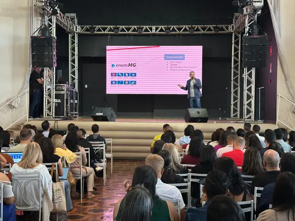 Formação para professores na plataforma Enem MG, em Teófilo Otoni.