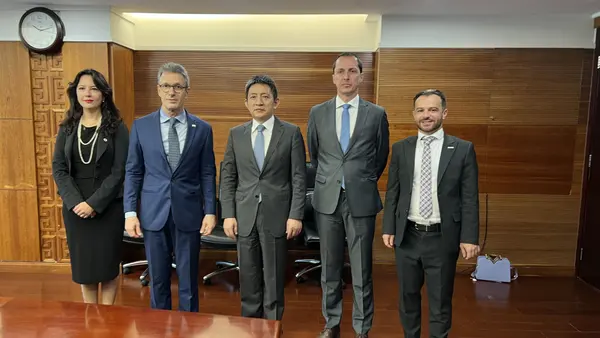 Governo de Minas trabalha por reabertura do mercado chinês para frango brasileiro após caso de gripe aviária