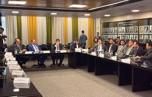 Em Brasília, Governo de Minas discute implantação de gasoduto no Sul do estado