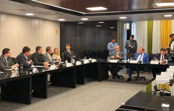 Em Brasília, Governo de Minas discute implantação de gasoduto no Sul do estado