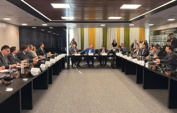 Em Brasília, Governo de Minas discute implantação de gasoduto no Sul do estado