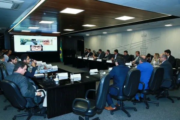 Em Brasília, Governo de Minas discute implantação de gasoduto no Sul do estado