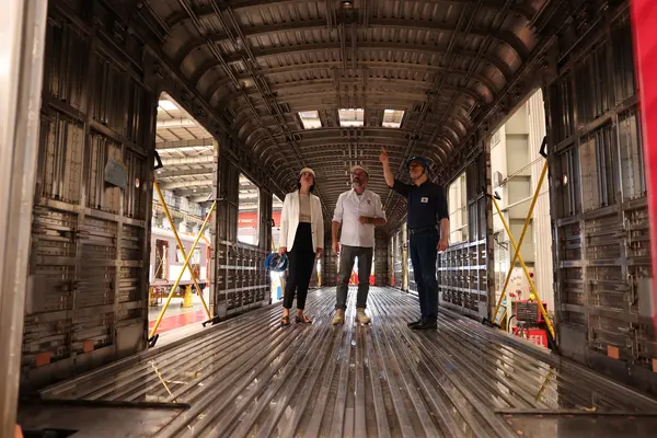 Na China, Governo de Minas conhece fábrica dos novos trens do Metrô da RMBH