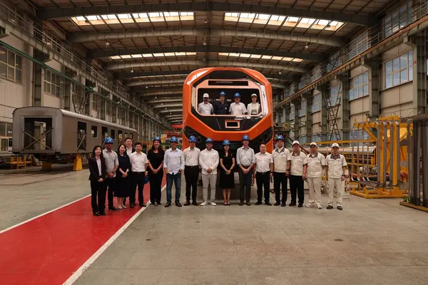 Na China, Governo de Minas conhece fábrica dos novos trens do Metrô da RMBH
