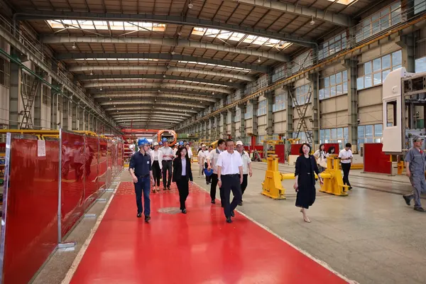 Na China, Governo de Minas conhece fábrica dos novos trens do Metrô da RMBH