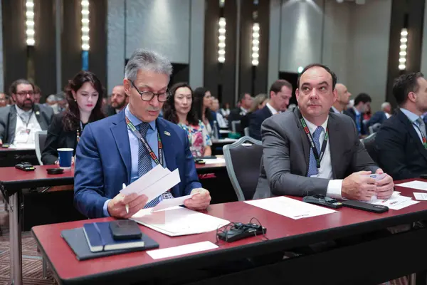 Governo de Minas apresenta oportunidades a investidores japoneses durante missão na Ásia