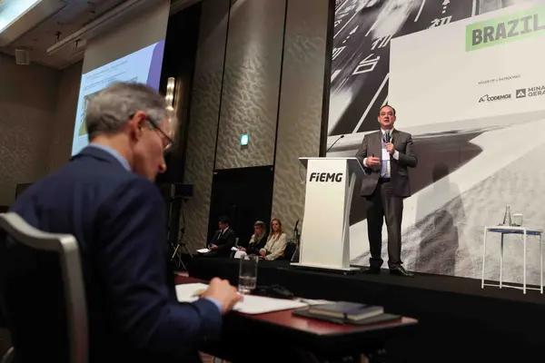 Governo de Minas apresenta oportunidades a investidores japoneses durante missão na Ásia