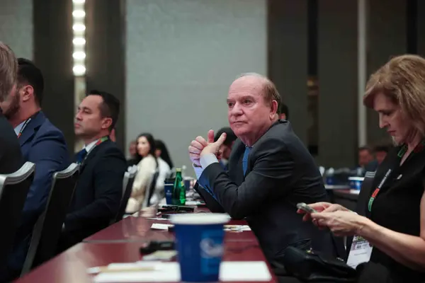 Governo de Minas apresenta oportunidades a investidores japoneses durante missão na Ásia