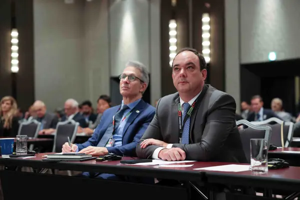 Governo de Minas apresenta oportunidades a investidores japoneses durante missão na Ásia