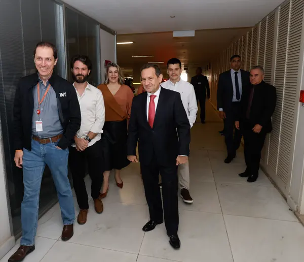 Governador em exercício participa do lançamento da cartilha sobre Fóruns Digitais