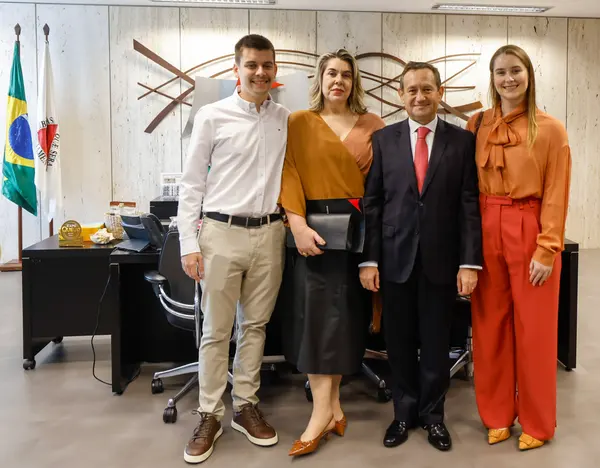 Governador em exercício participa do lançamento da cartilha sobre Fóruns Digitais