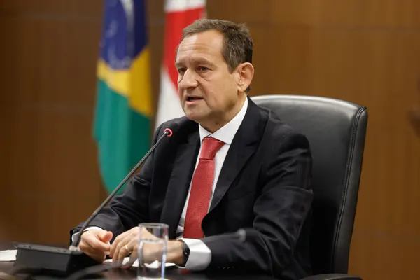 Governador em exercício participa do lançamento da cartilha sobre Fóruns Digitais