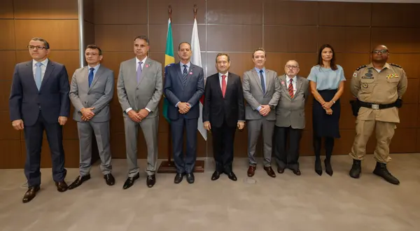 Governador em exercício participa do lançamento da cartilha sobre Fóruns Digitais