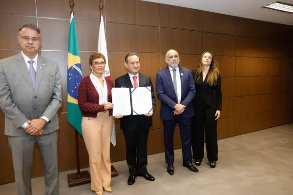 Governador em exercício anuncia parceria com Contagem em execução fiscal e proteção à mulher