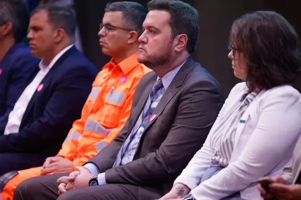 Governo de Minas alcança marca de 10 mil títulos de posse de terra entregues