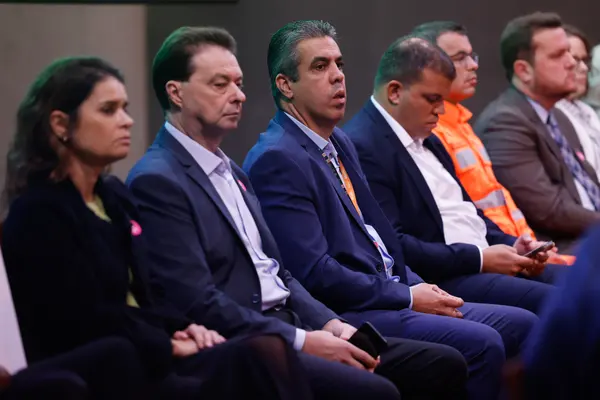 Governo de Minas alcança marca de 10 mil títulos de posse de terra entregues