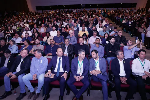 Governo de Minas alcança marca de 10 mil títulos de posse de terra entregues