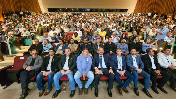 Governo de Minas alcança marca de 10 mil títulos de posse de terra entregues