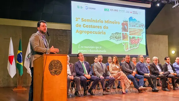 Governo de Minas alcança marca de 10 mil títulos de posse de terra entregues