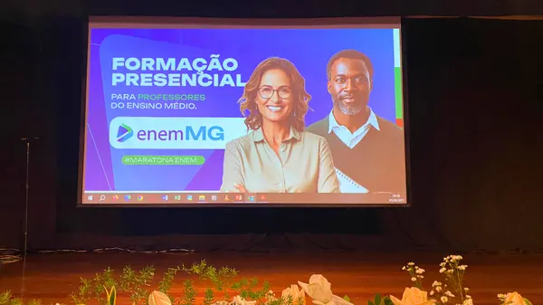 Minas reúne 250 educadores em Belo Horizonte e reforça preparação dos professores para o Enem