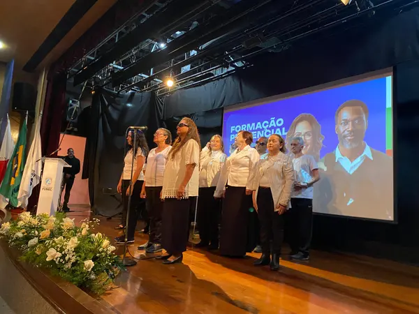 Minas reúne 250 educadores em Belo Horizonte e reforça preparação dos professores para o Enem
