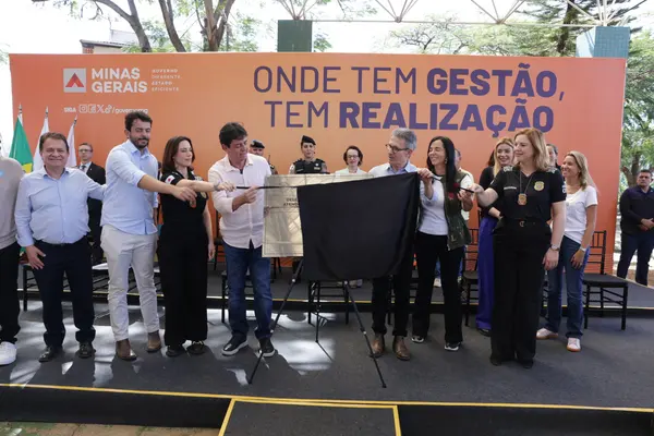 Governo de Minas entrega nova sede da delegacia de atendimento à mulher em Ibirité