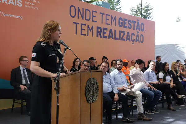 Governo de Minas entrega nova sede da delegacia de atendimento à mulher em Ibirité