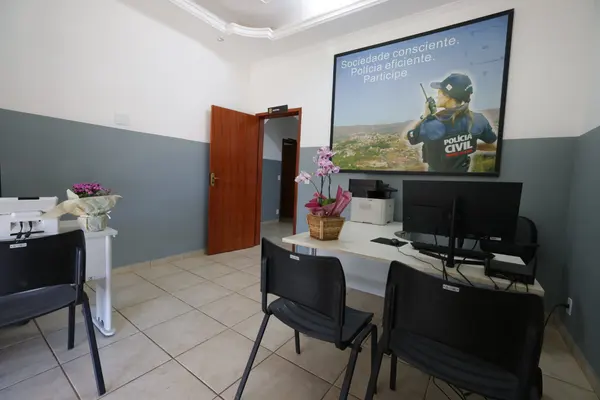 Governo de Minas entrega nova sede da delegacia de atendimento à mulher em Ibirité
