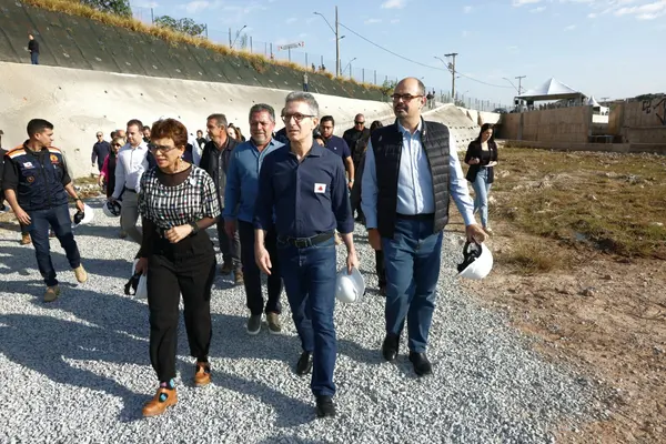 Governo de Minas entrega bacia de contenção para reforçar combate a enchentes em Belo Horizonte e Contagem
