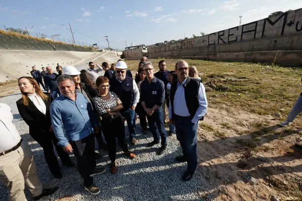 Governo de Minas entrega bacia de contenção para reforçar combate a enchentes em Belo Horizonte e Contagem