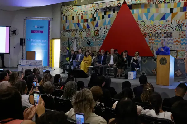 Governo de Minas expande projeto Trajeto Moda para 122 municípios até o fim de 2026