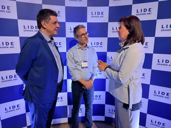 Em São Paulo, governador de Minas apresenta resultados obtidos no estado e debate os desafios futuros do Brasil