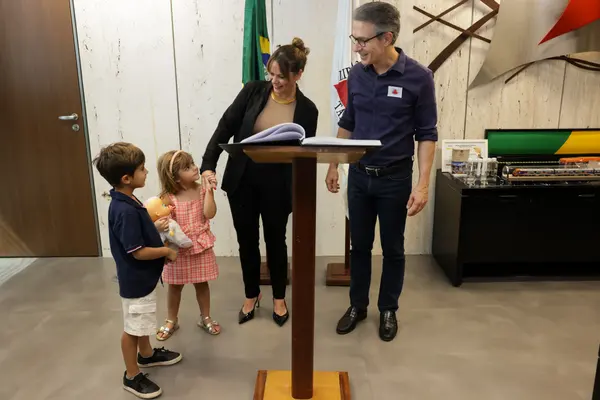 Governador de Minas empossa nova secretária de Estado de Cultura e Turismo