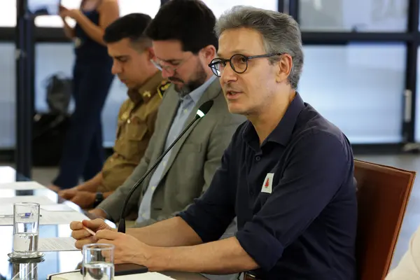 Governo de Minas se reúne com diretoria da Associação Mineira de Municípios em Belo Horizonte