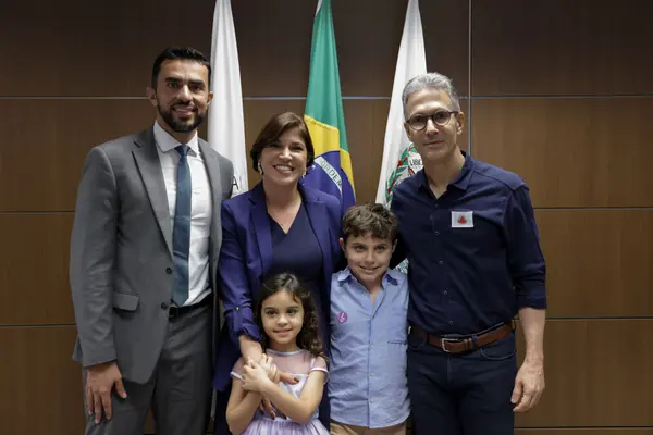 Governador de Minas empossa nova controladora-geral do Estado