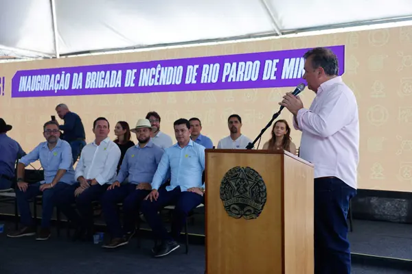 Governo de Minas entrega títulos de regularização fundiária a mais de 2 mil produtores do Alto Rio Pardo