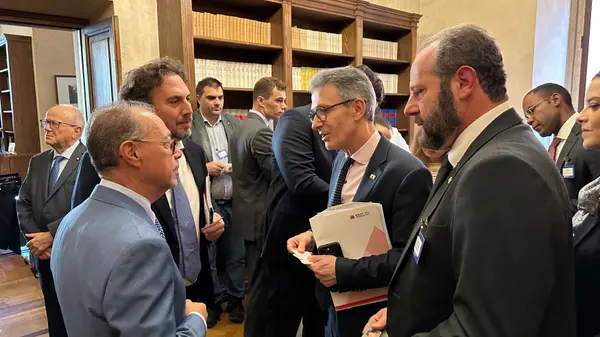 Em Roma, Governo do Estado participa do lançamento de guia voltado à promoção de negócios entre Minas e Itália