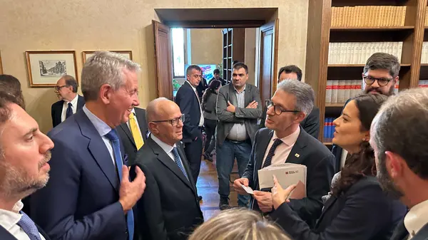 Em Roma, Governo do Estado participa do lançamento de guia voltado à promoção de negócios entre Minas e Itália