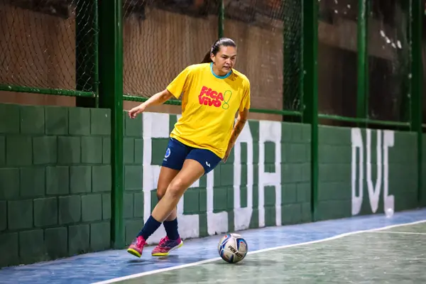 Atleta que passou pelo Fica Vivo!, do Governo de Minas, chega ao futsal feminino do Cruzeiro