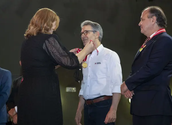 Governo de Minas homenageia personalidades do estado com Medalha de Honra ao Mérito da Polícia Civil