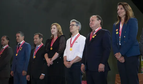 Governo de Minas homenageia personalidades do estado com Medalha de Honra ao Mérito da Polícia Civil