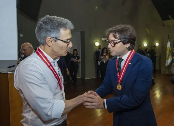 Governo de Minas homenageia personalidades do estado com Medalha de Honra ao Mérito da Polícia Civil