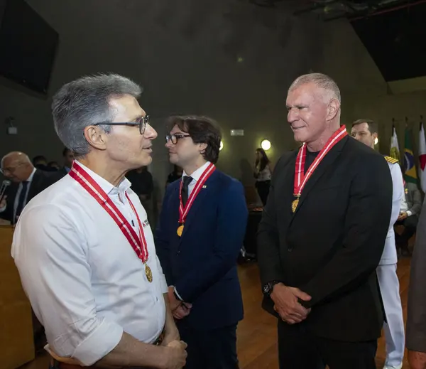 Governo de Minas homenageia personalidades do estado com Medalha de Honra ao Mérito da Polícia Civil
