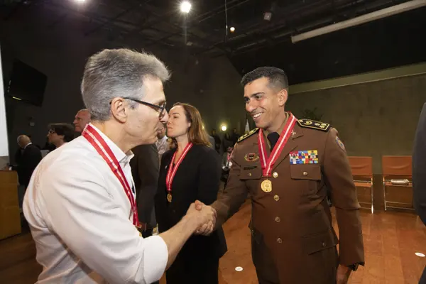 Governo de Minas homenageia personalidades do estado com Medalha de Honra ao Mérito da Polícia Civil