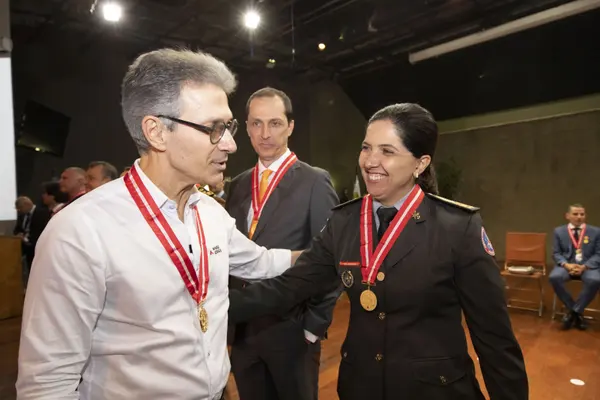 Governo de Minas homenageia personalidades do estado com Medalha de Honra ao Mérito da Polícia Civil